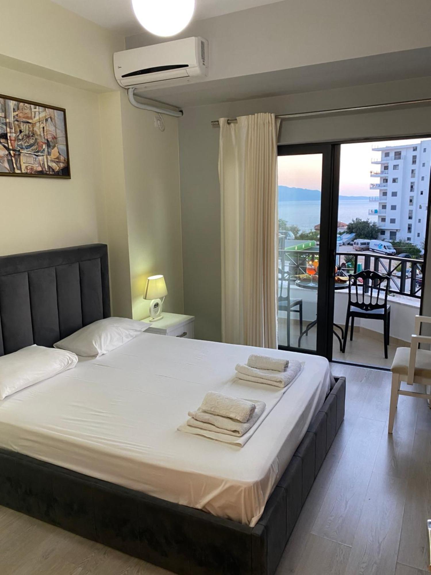 Prive City Hotel Sarandë Buitenkant foto